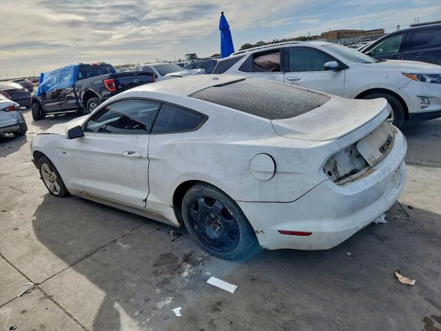 Ford Mustang Image 8