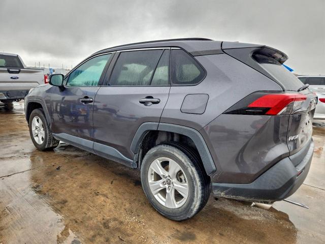 Toyota RAV4 Xle Image 3