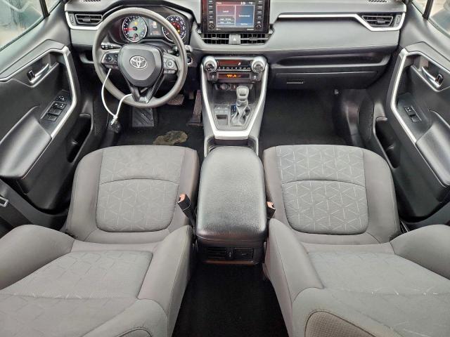 Toyota RAV4 Xle Image 10