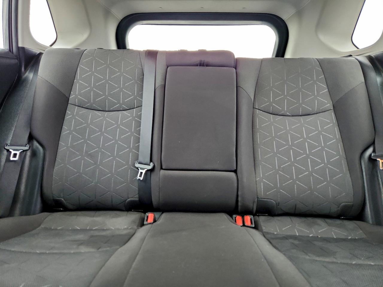 Toyota RAV4 Xle Image 5