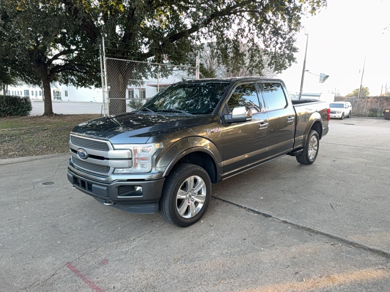 Ford F-150 Supercrew Image 2