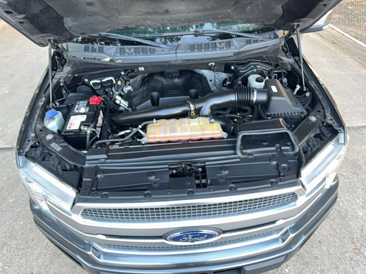 Ford F-150 Supercrew Image 5