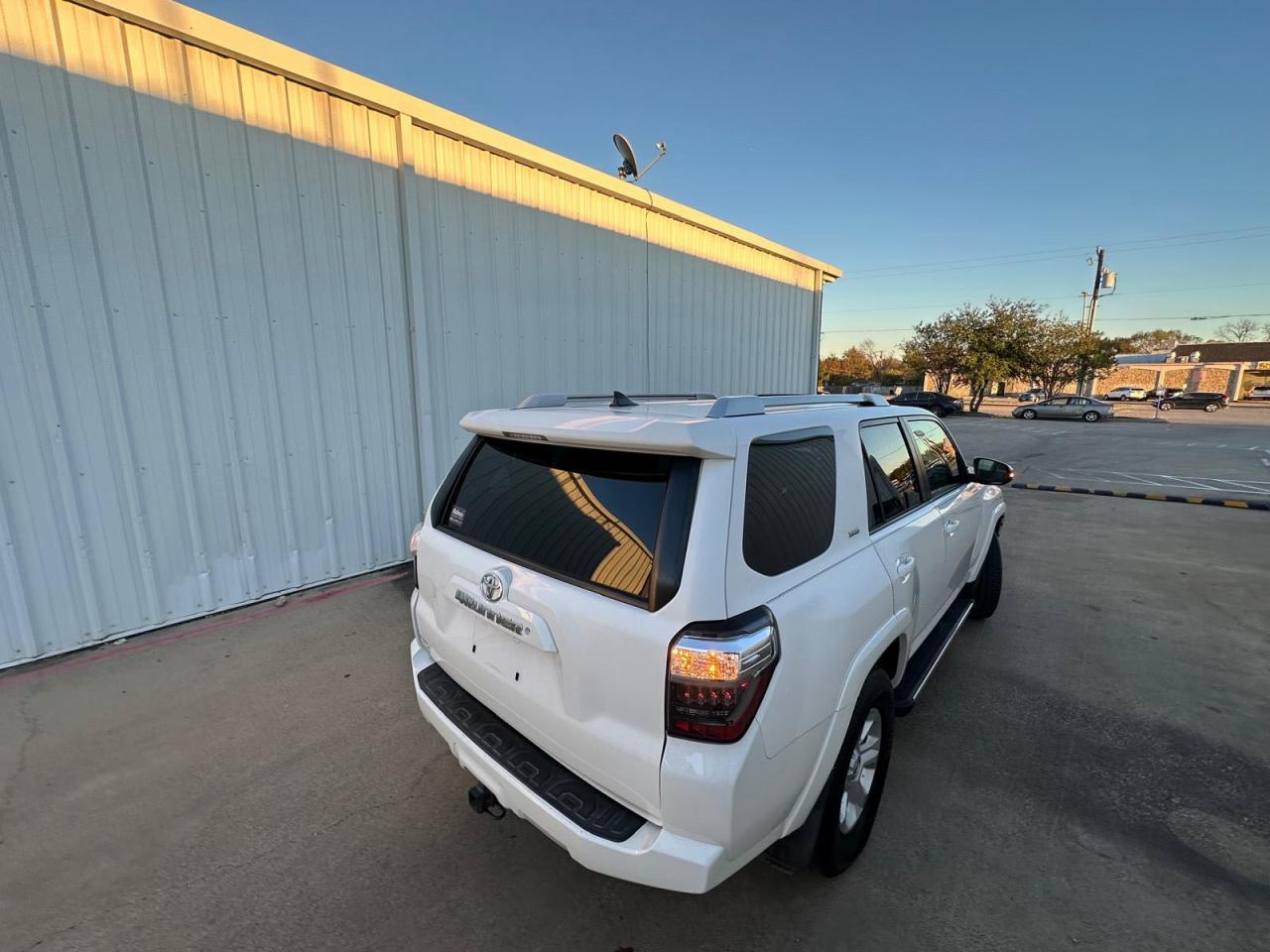 Toyota 4Runner Sr5 Image 3