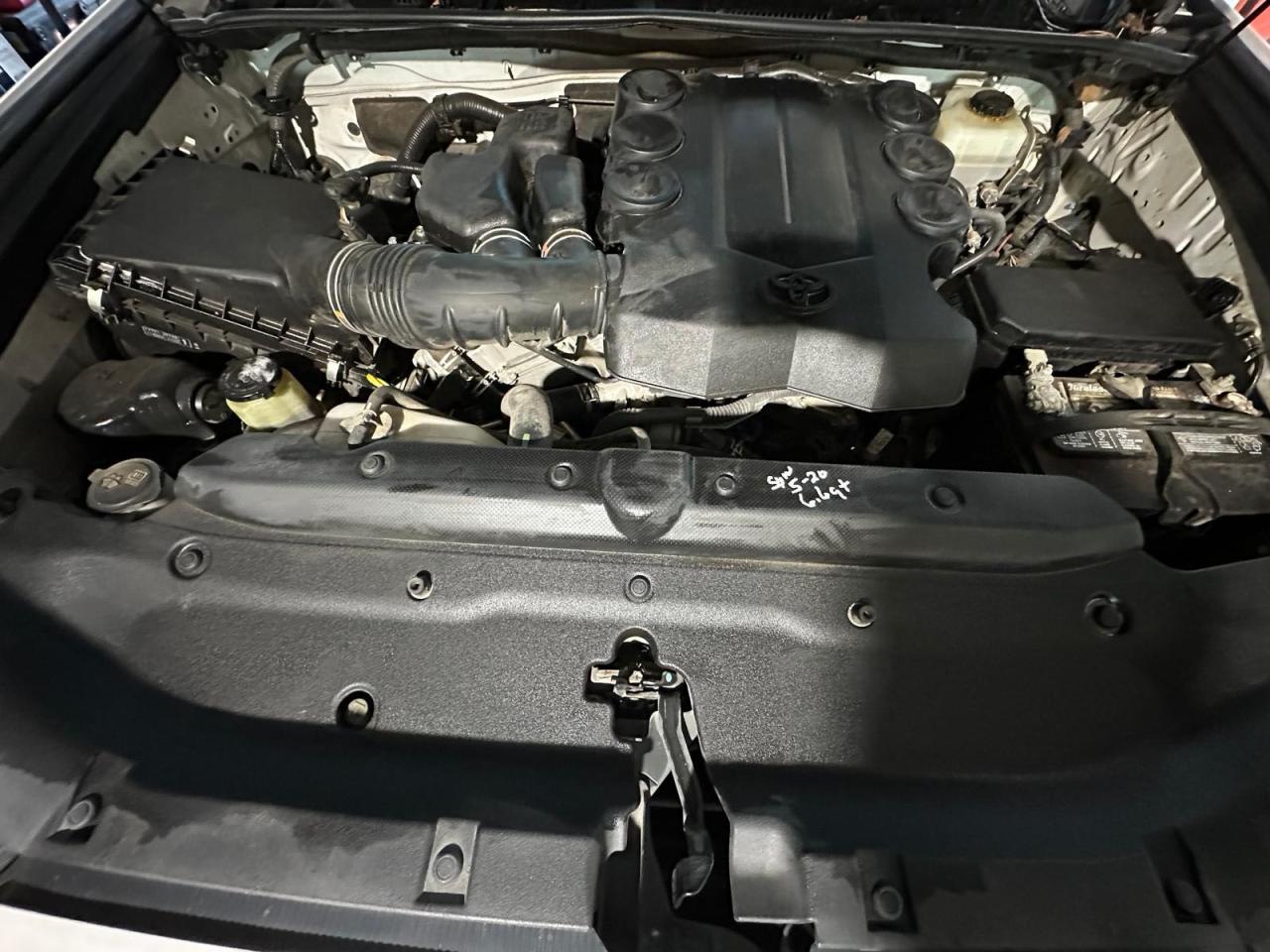 Toyota 4Runner Sr5 Image 9