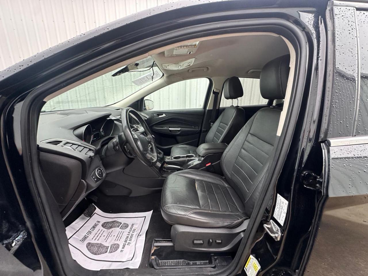 Ford Escape Titanium Image 3