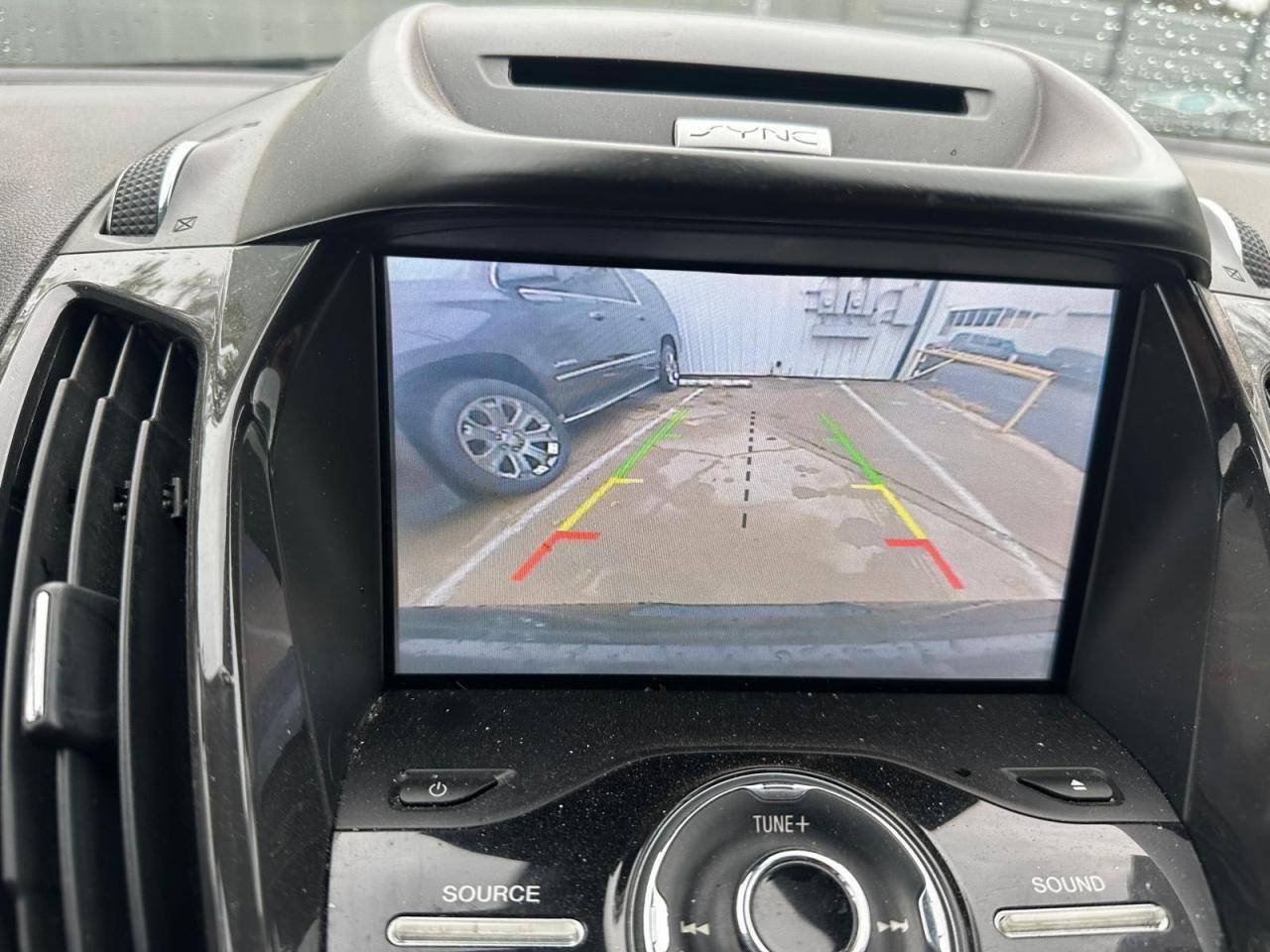 Ford Escape Titanium Image 9