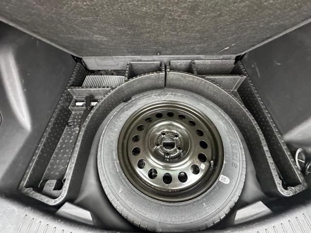 Ford Escape Titanium Image 13