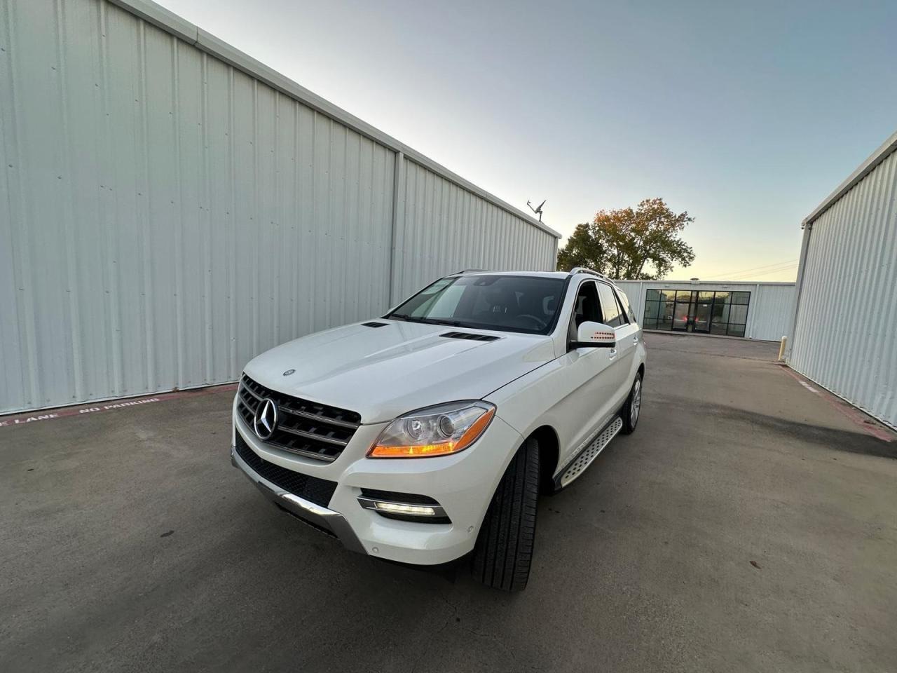 Mercedes-Benz M-Class 350 Image 2