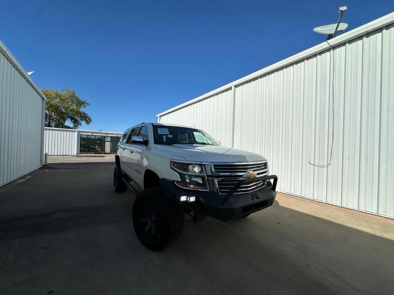 Chevrolet Suburban K1500 Ltz Image 1