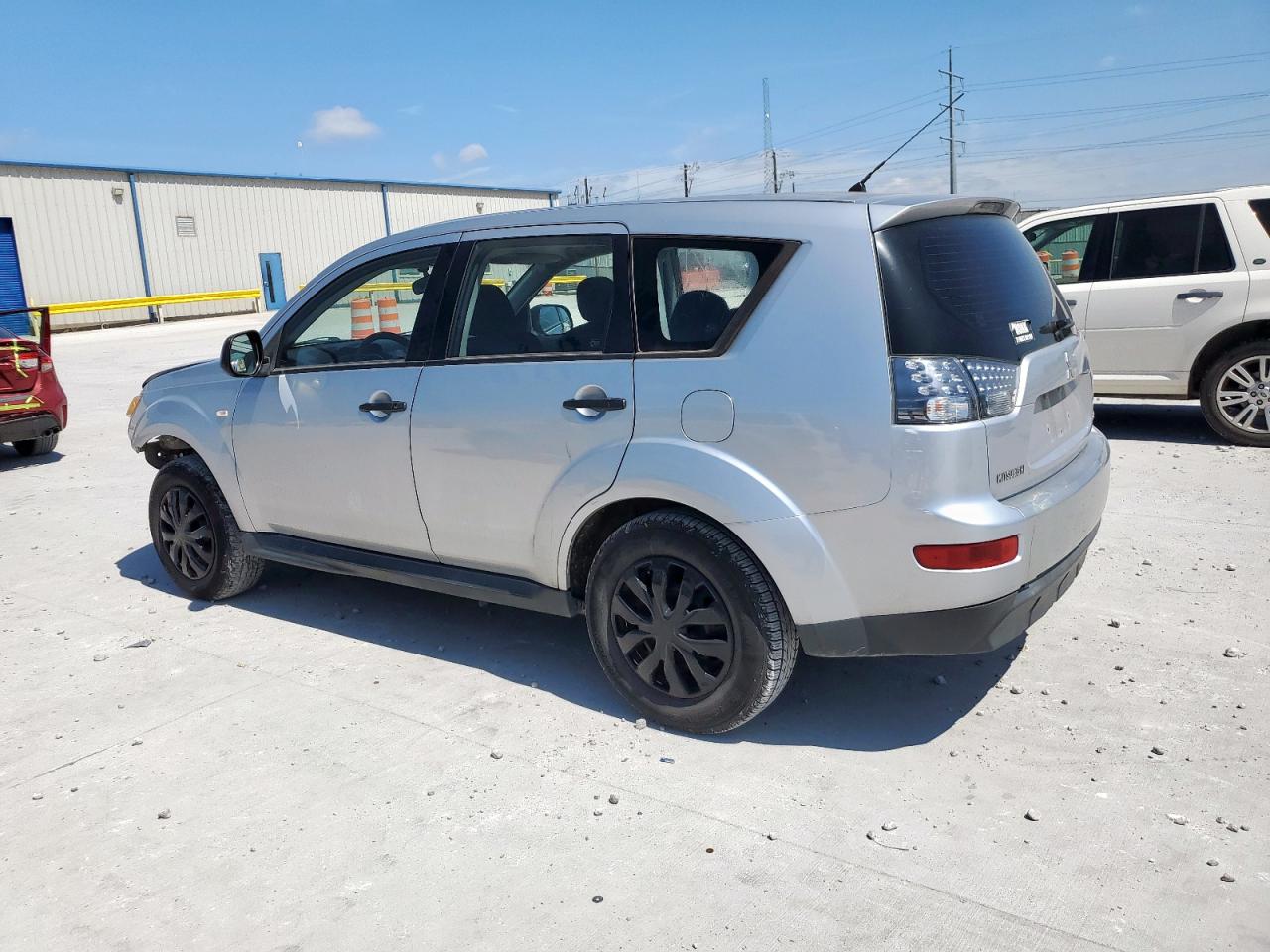 Mitsubishi Outlander Es Image 2