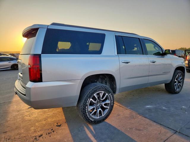 Chevrolet Suburban C1500 Lt Image 3