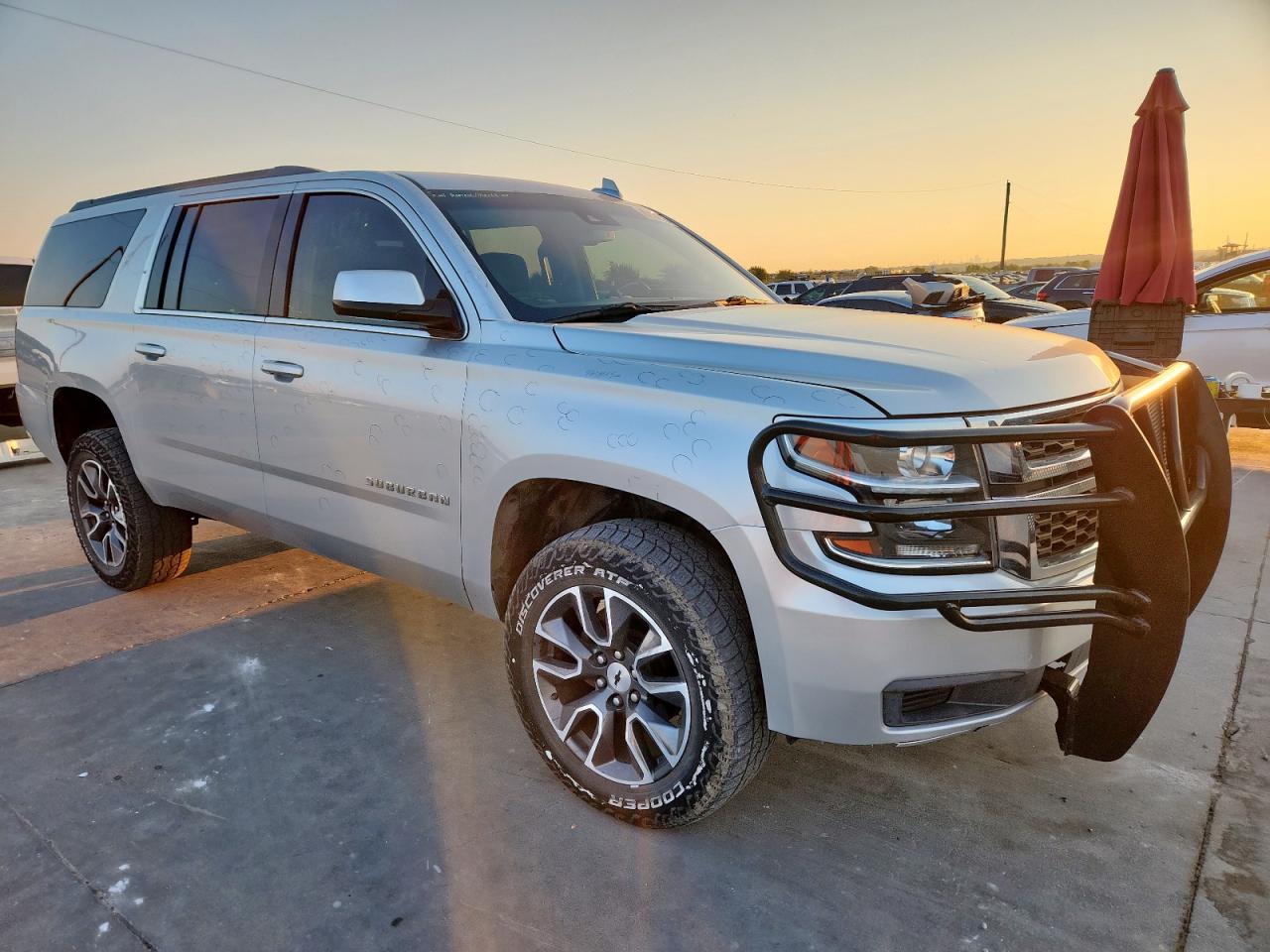 Chevrolet Suburban C1500 Lt Image 8