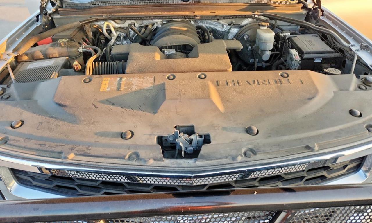 Chevrolet Suburban C1500 Lt Image 10