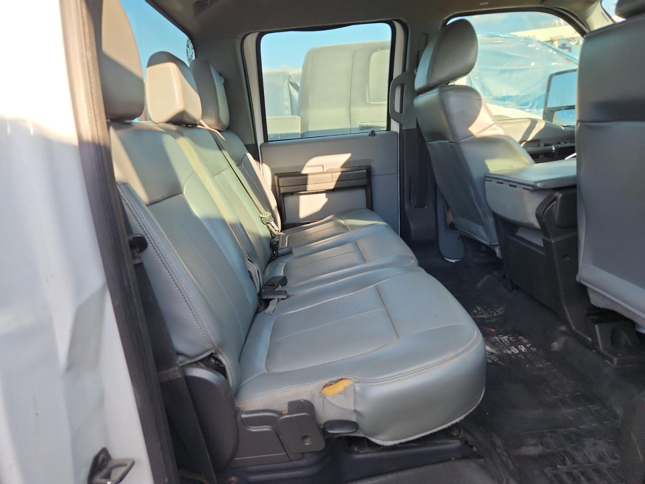 Ford F-350 Super Duty Image 11