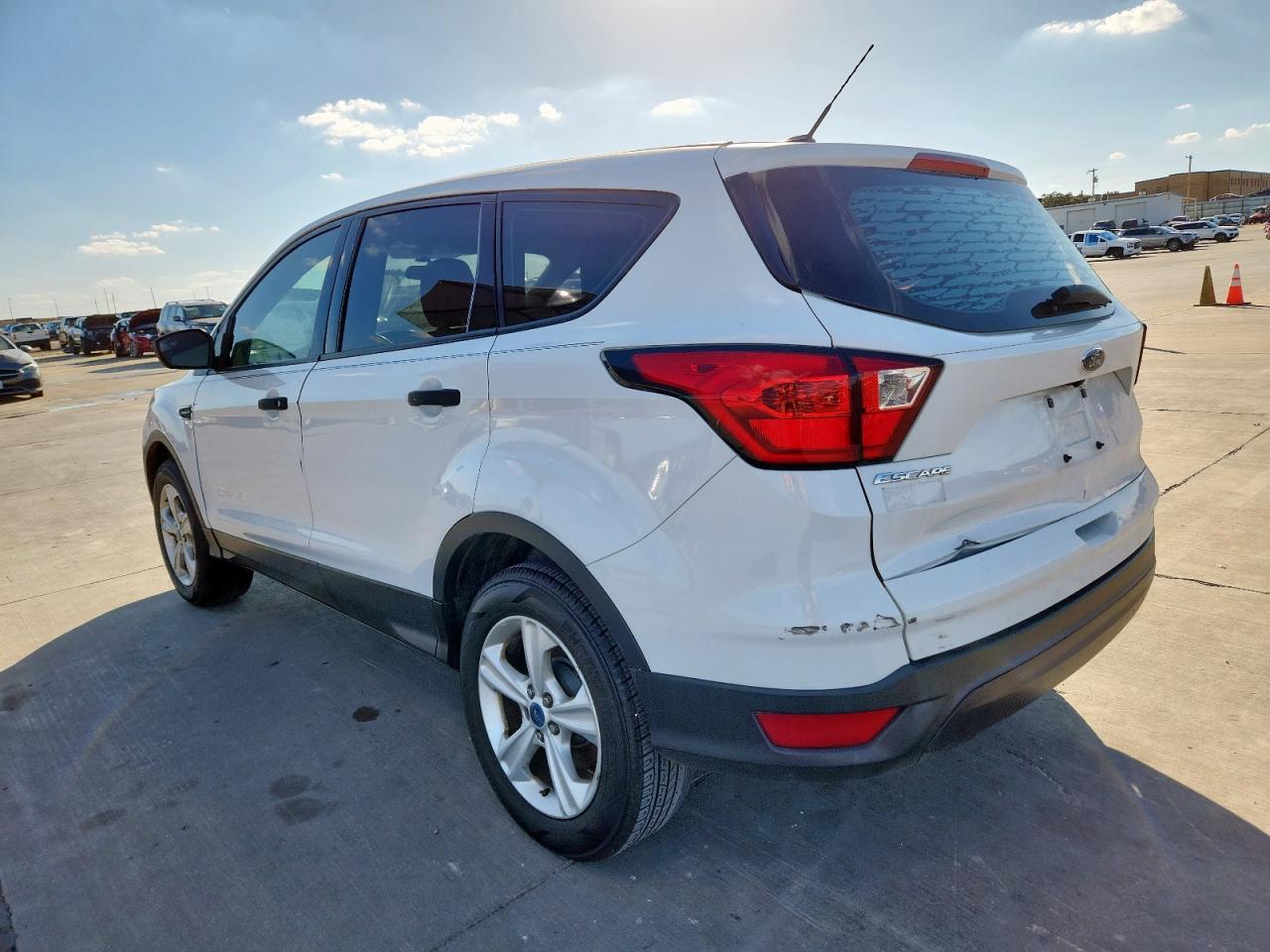 Ford Escape S Image 2
