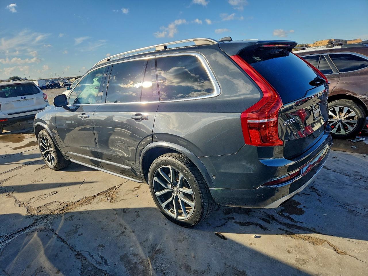 Volvo XC90 T6 Image 13