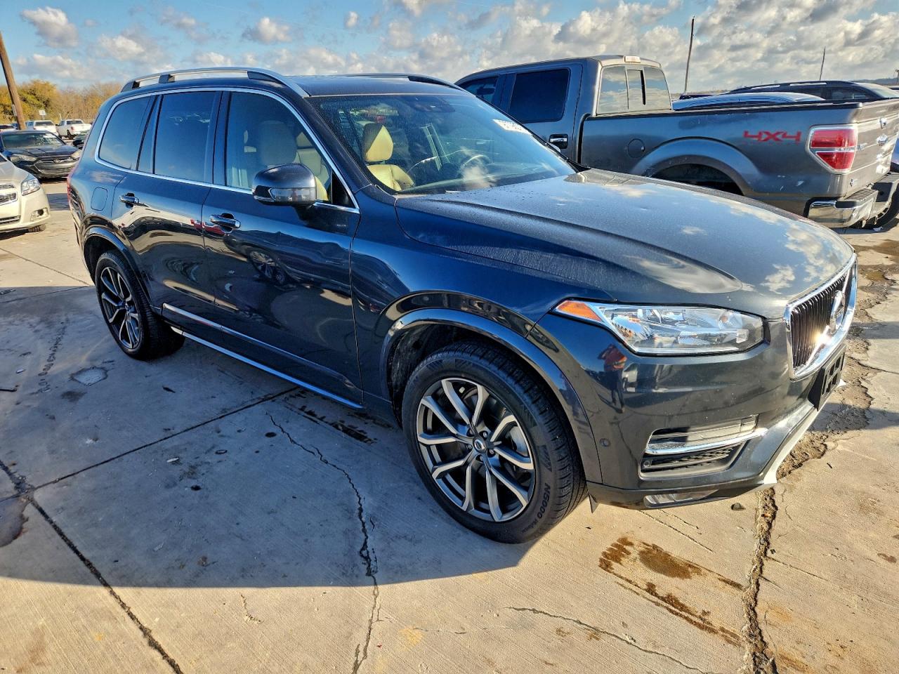 Volvo XC90 T6 Image 9
