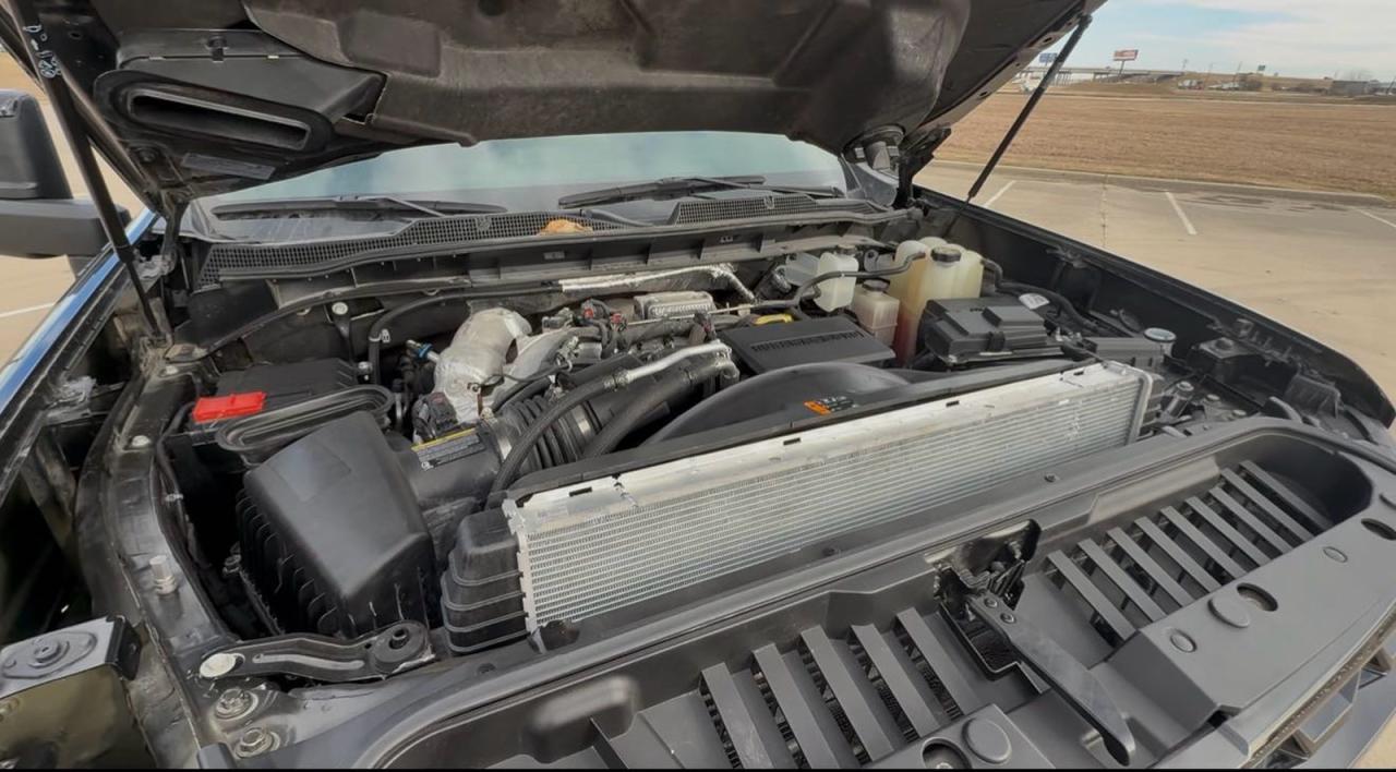 Chevrolet Silverado K2500 Custom Image 7