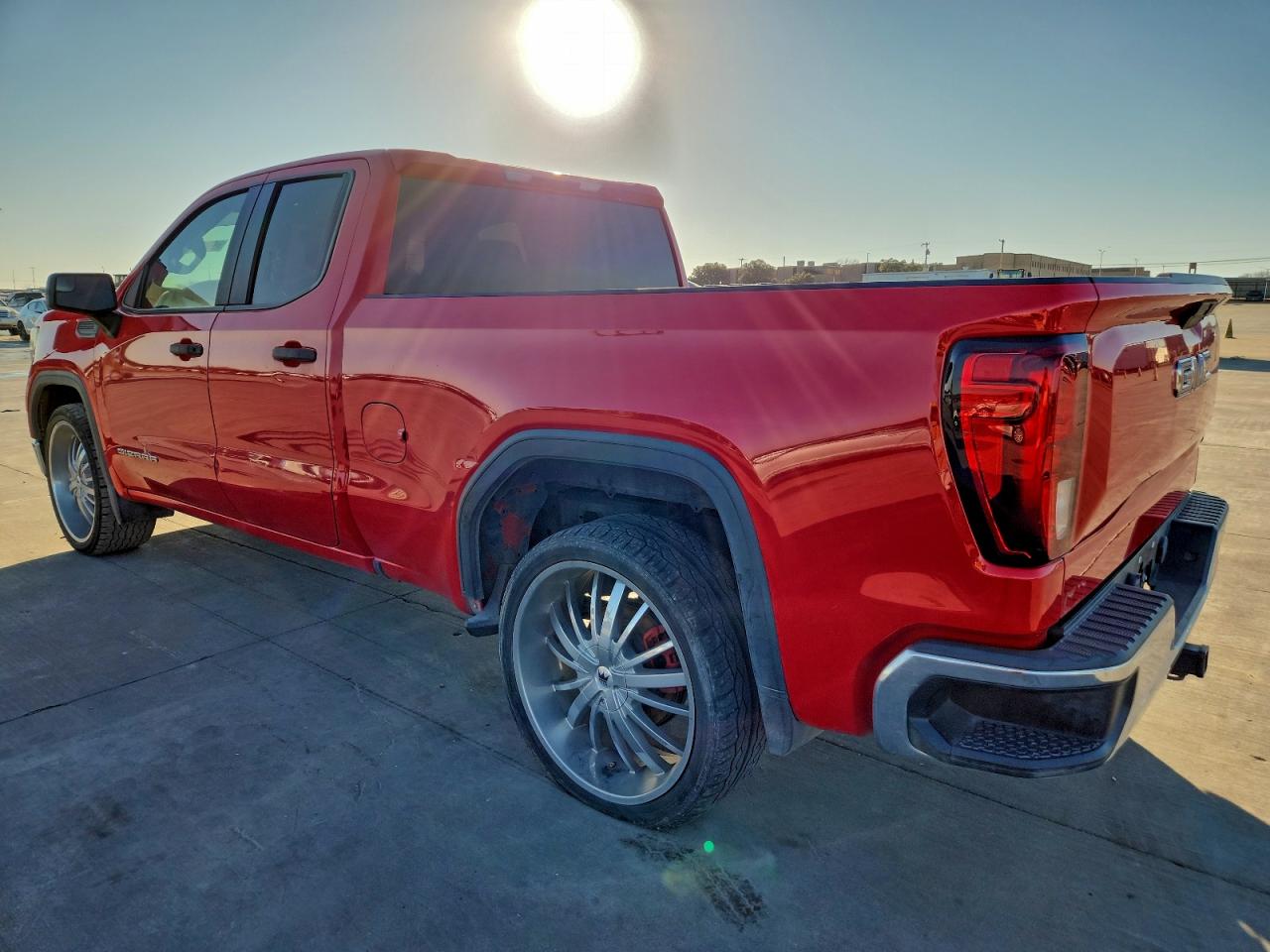 GMC Sierra C1500 Image 2