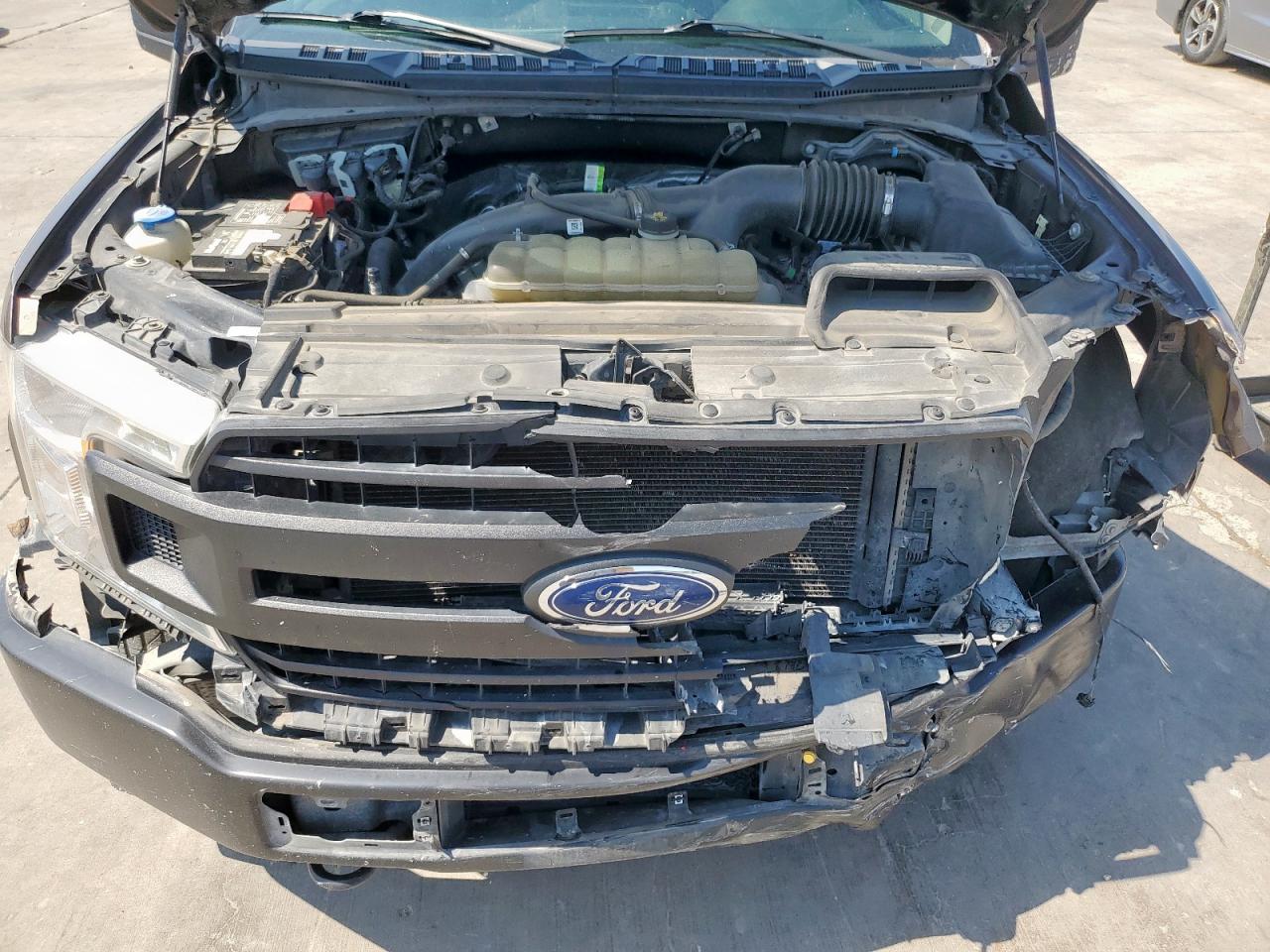 Ford F-150 Super Cab Image 6