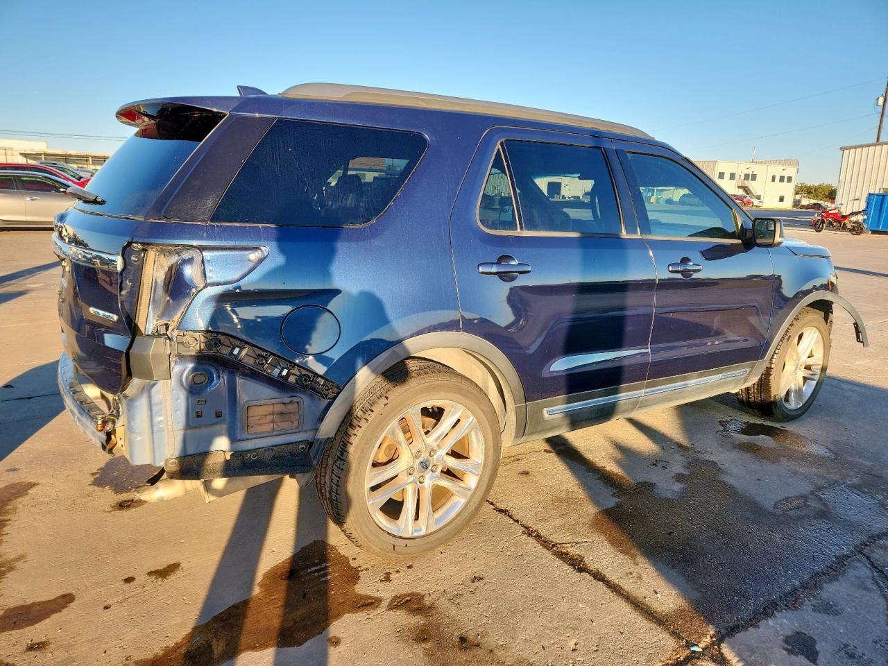 Ford Explorer Xlt Image 2