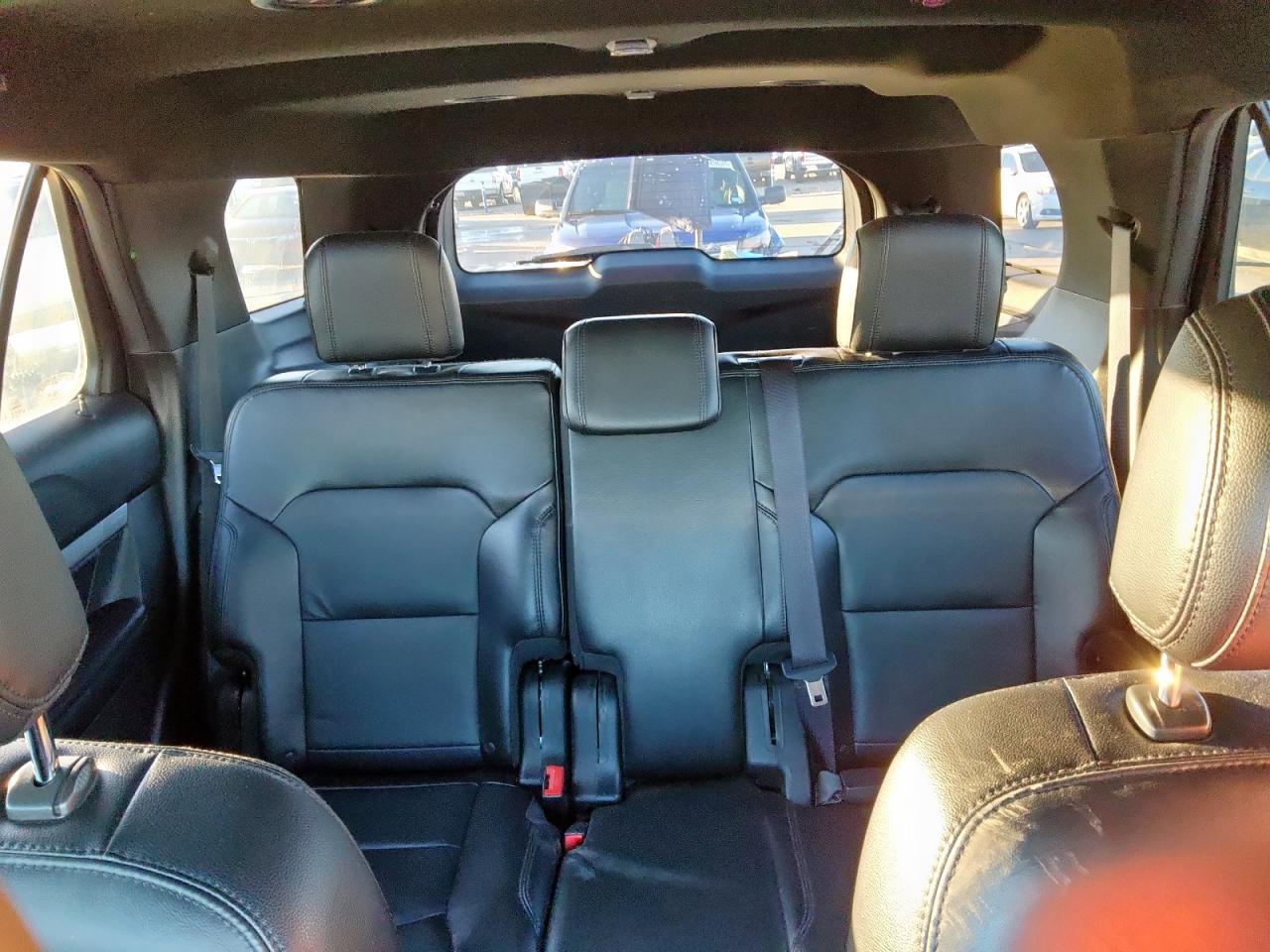 Ford Explorer Xlt Image 11