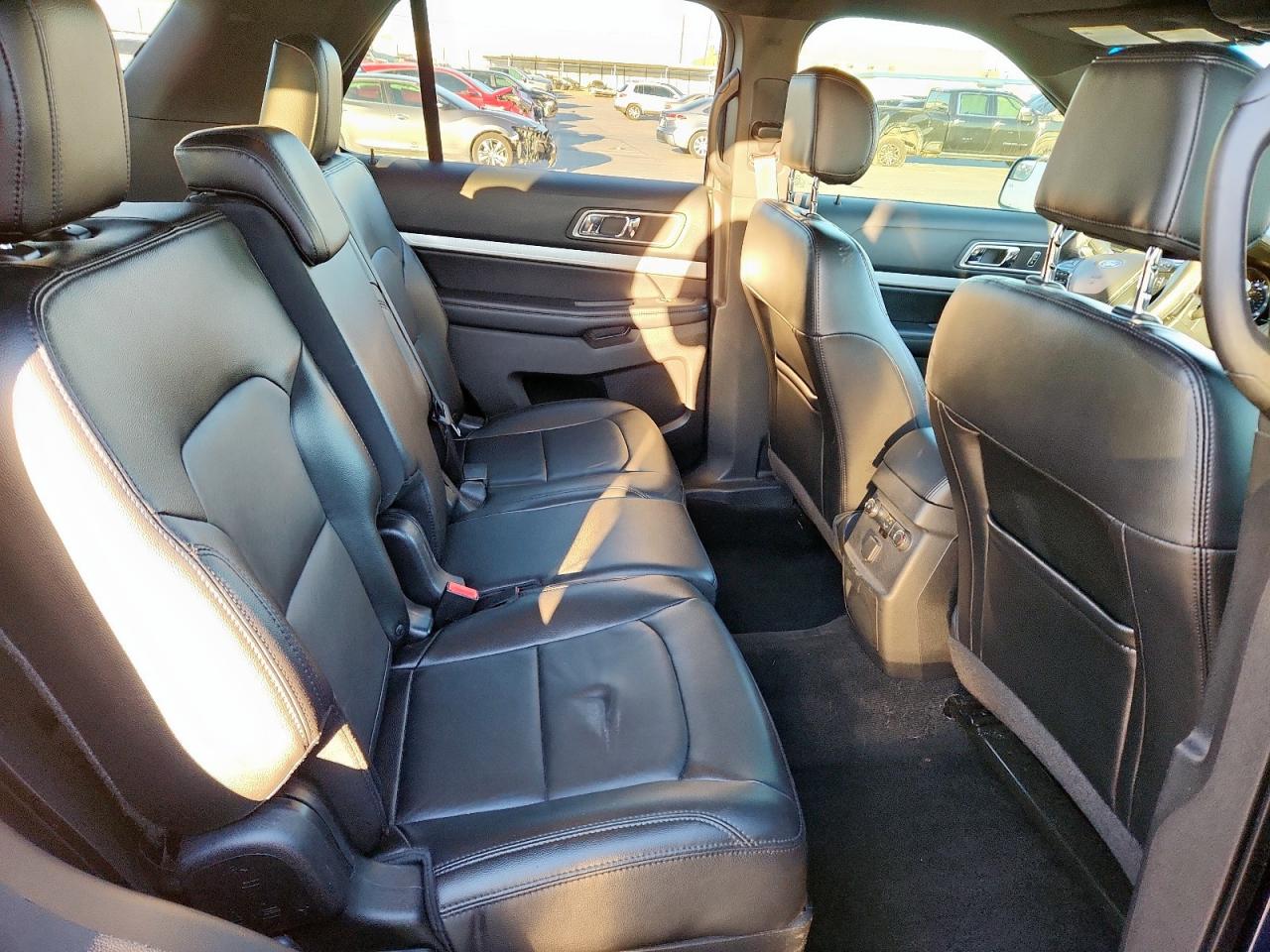 Ford Explorer Xlt Image 14