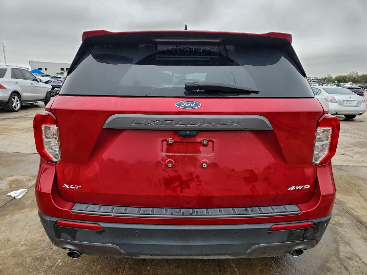 Ford Explorer Xlt Image 6