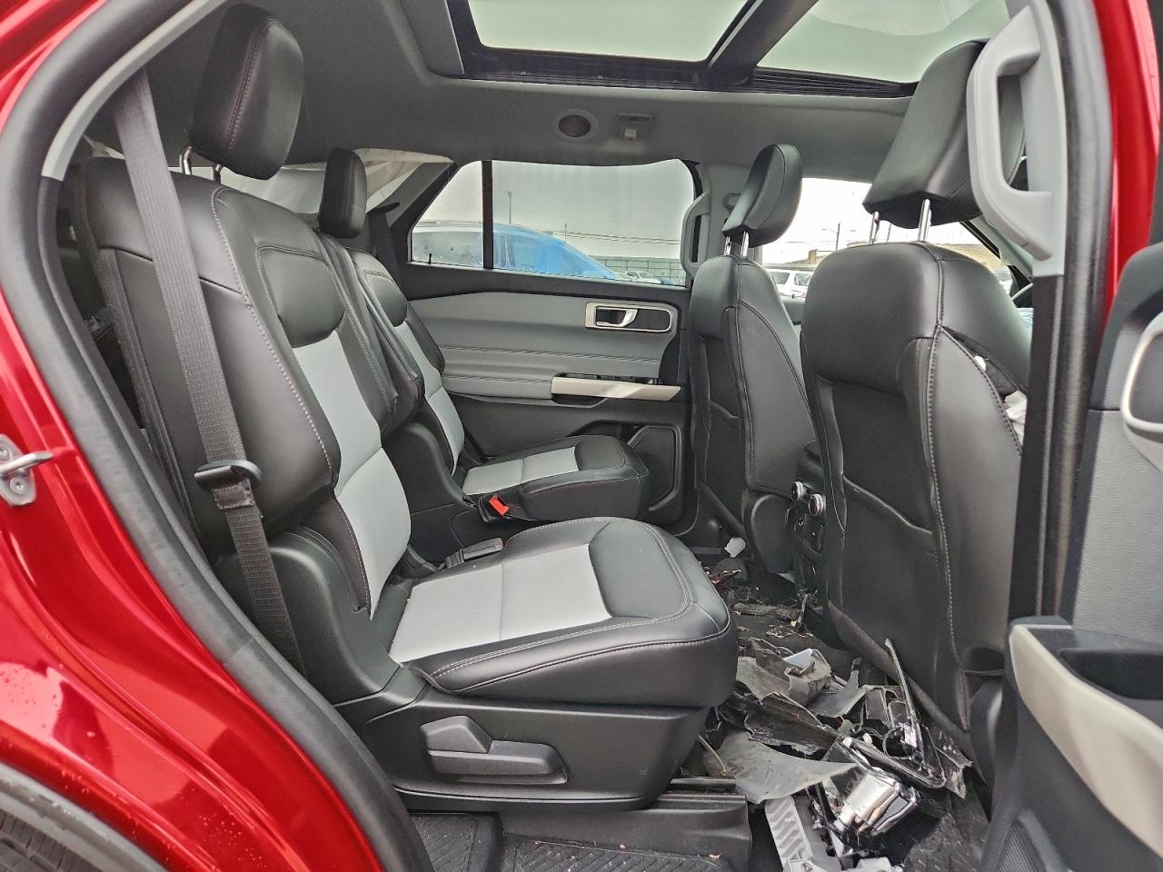 Ford Explorer Xlt Image 7