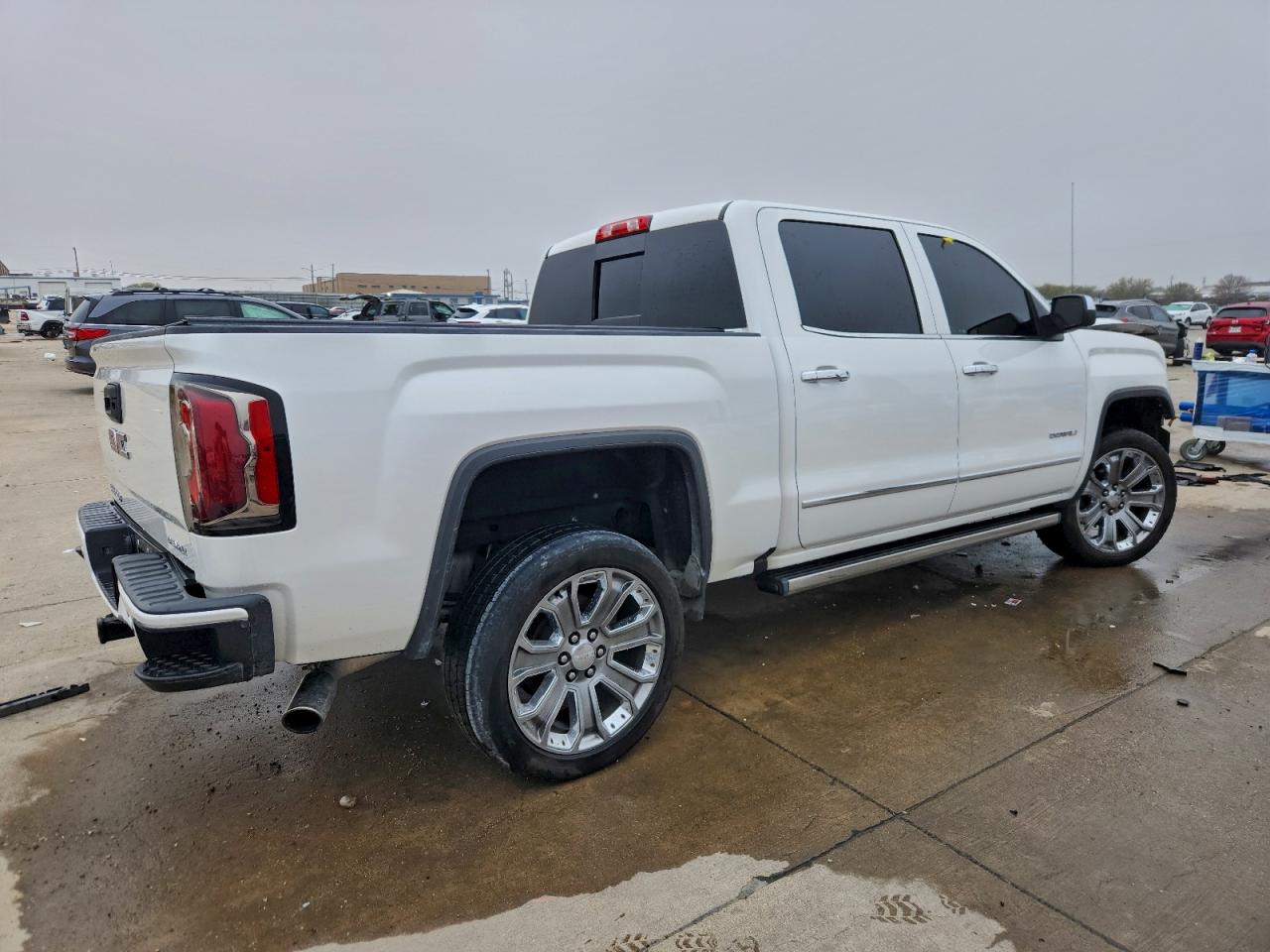 GMC Sierra K1500 Denali Image 3