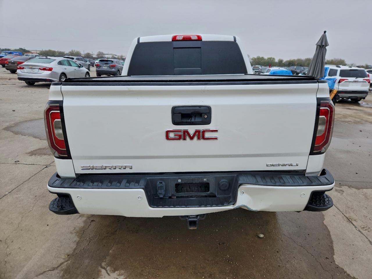 GMC Sierra K1500 Denali Image 8