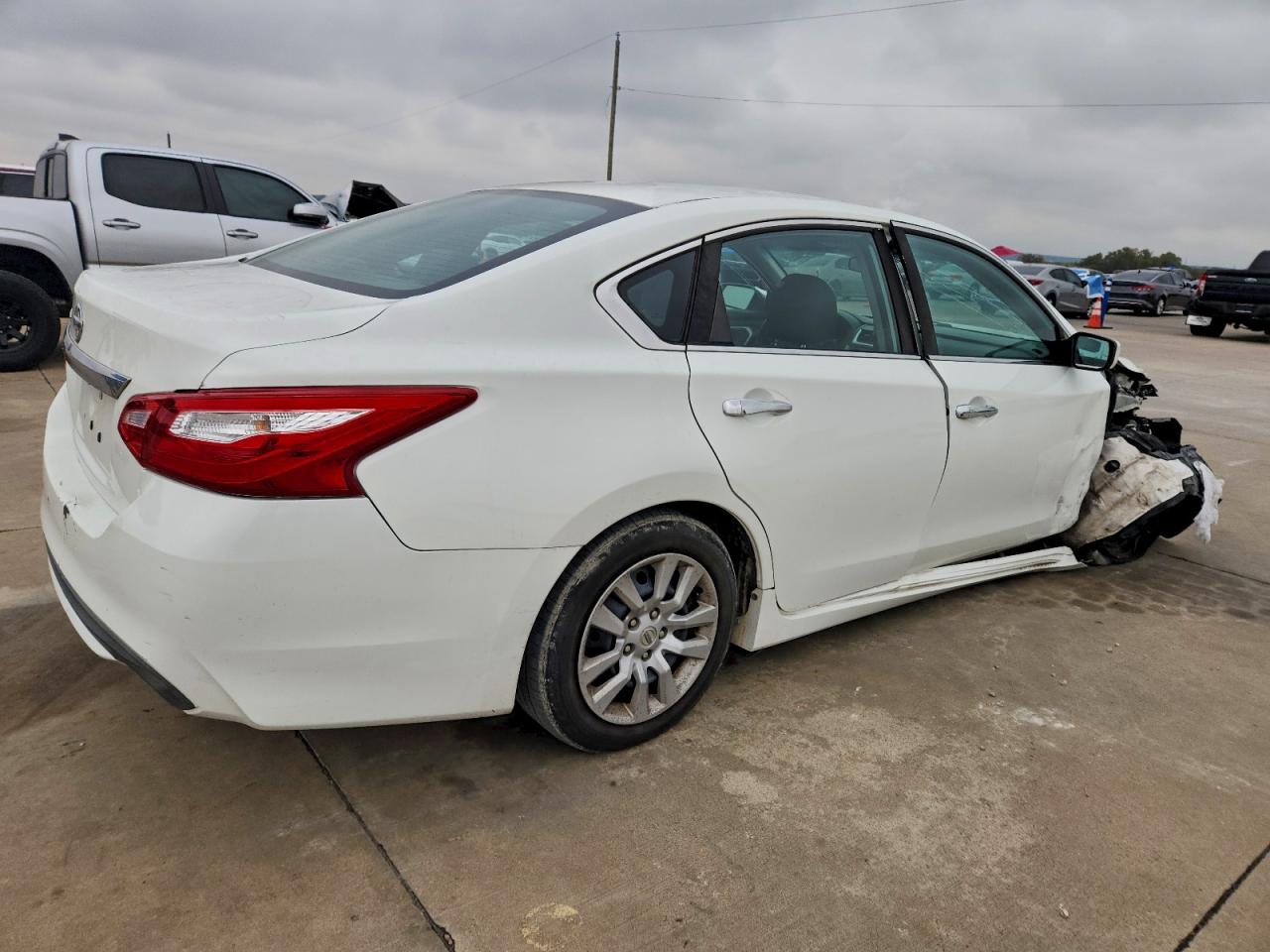 Nissan Altima 2.5 Image 6