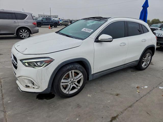  Salvage Mercedes-Benz GLA