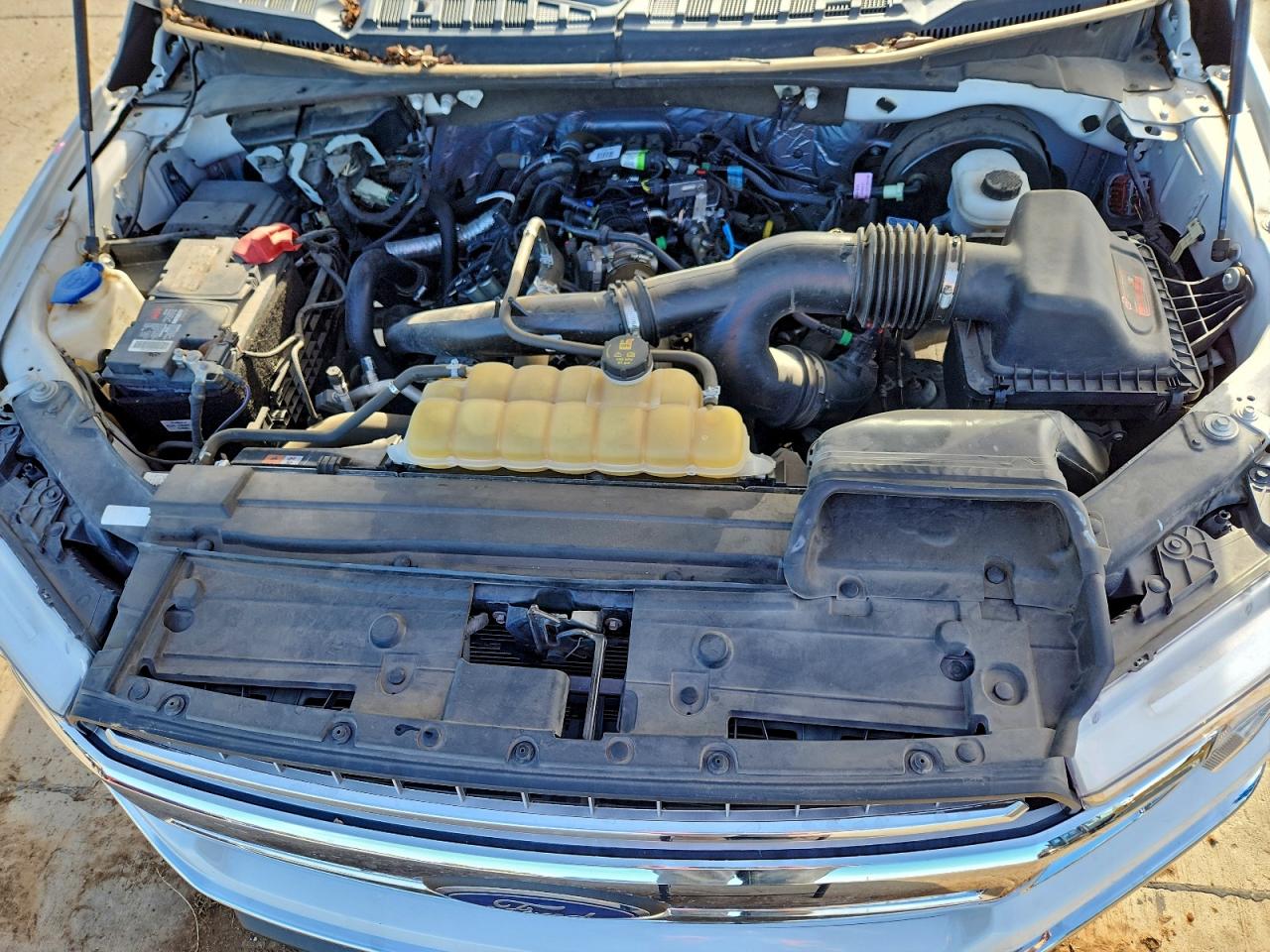 Ford F-150 Supercrew Image 3