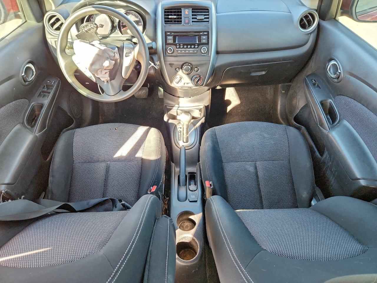Nissan Versa S Image 7