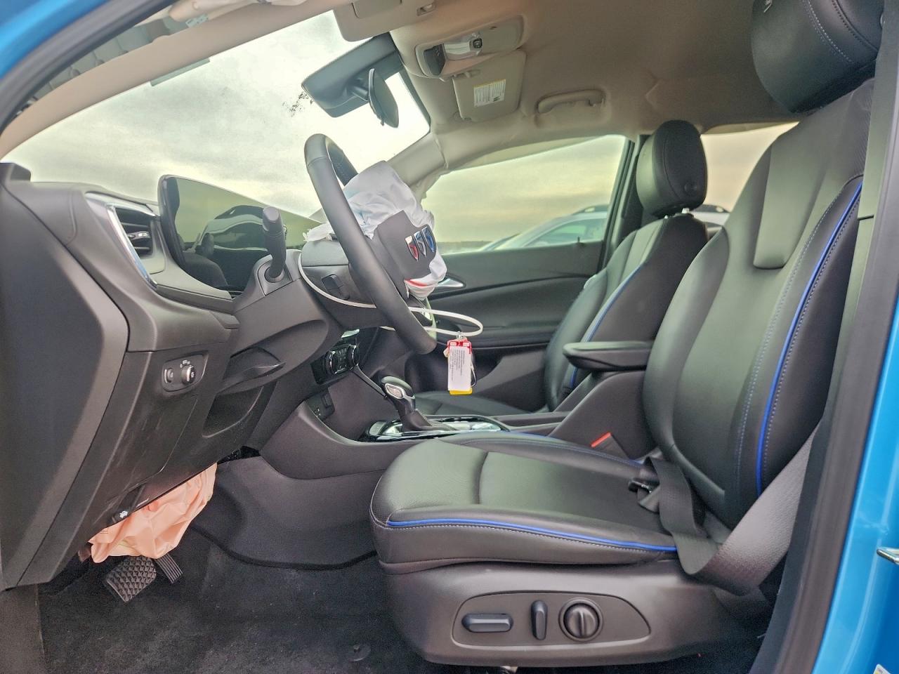 Buick Encore Sport Touring Image 6