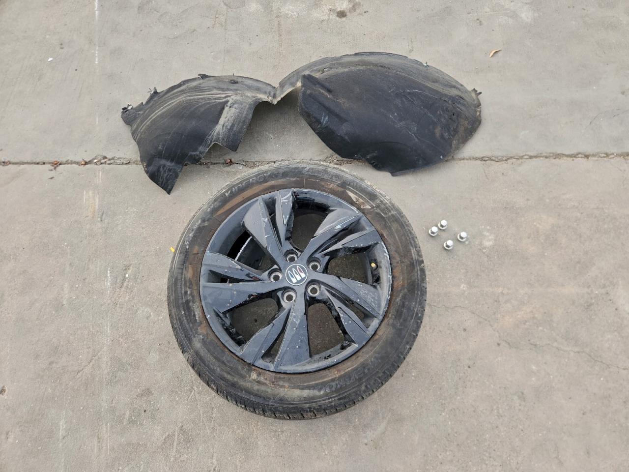 Buick Encore Sport Touring Image 12