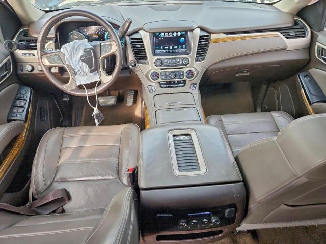 GMC Yukon Denali Image 11
