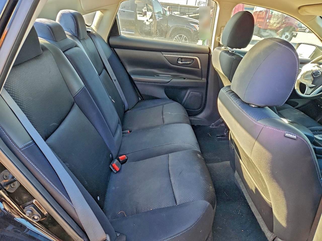 Nissan Altima 2.5 Image 2