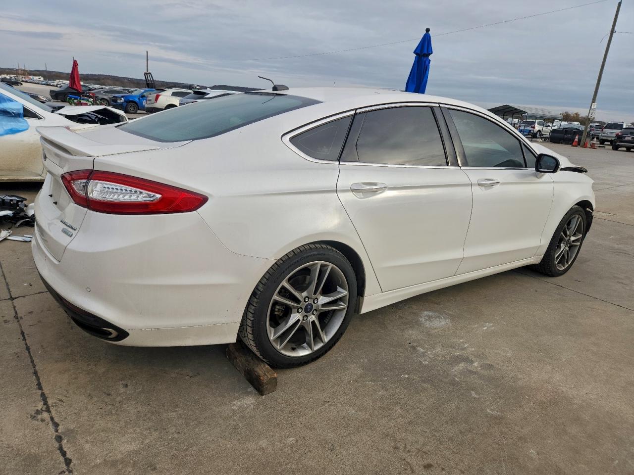 Ford Fusion Titanium Image 2