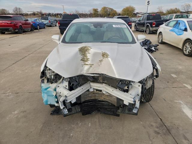 Ford Fusion Titanium Image 8