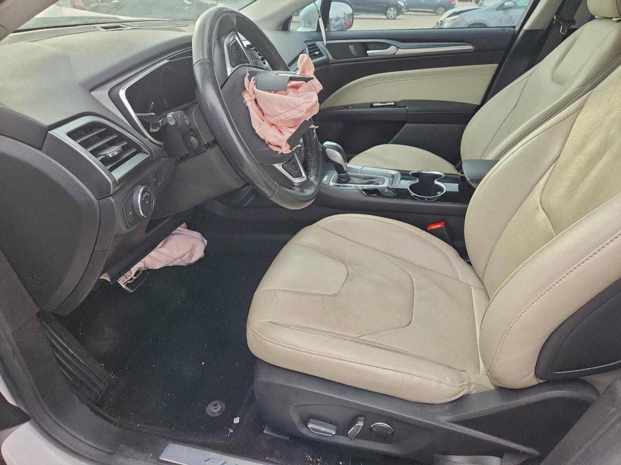 Ford Fusion Titanium Image 9