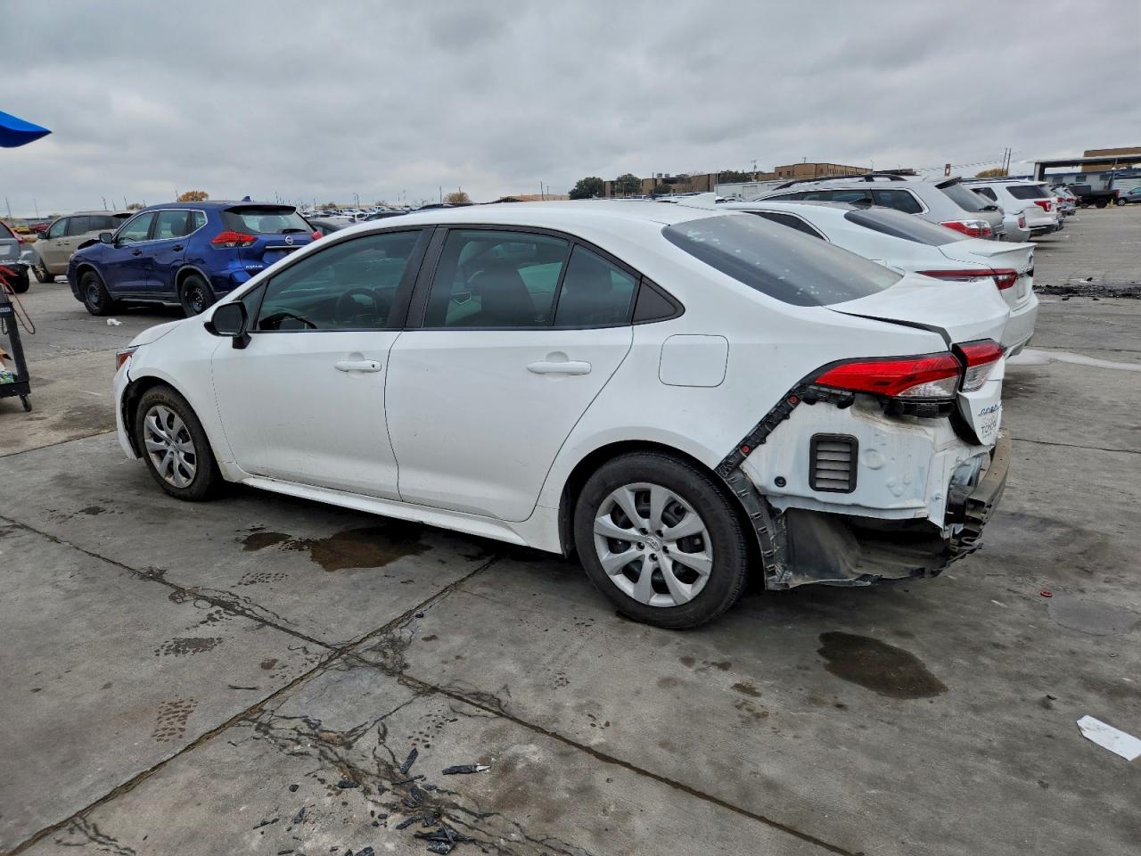 Toyota Corolla Le Image 4