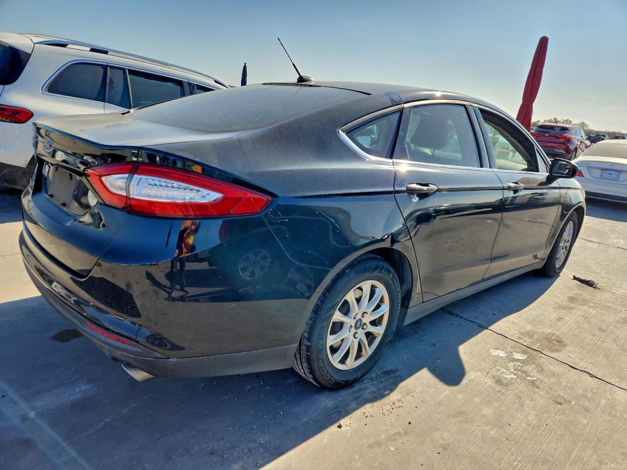 Ford Fusion S Image 2