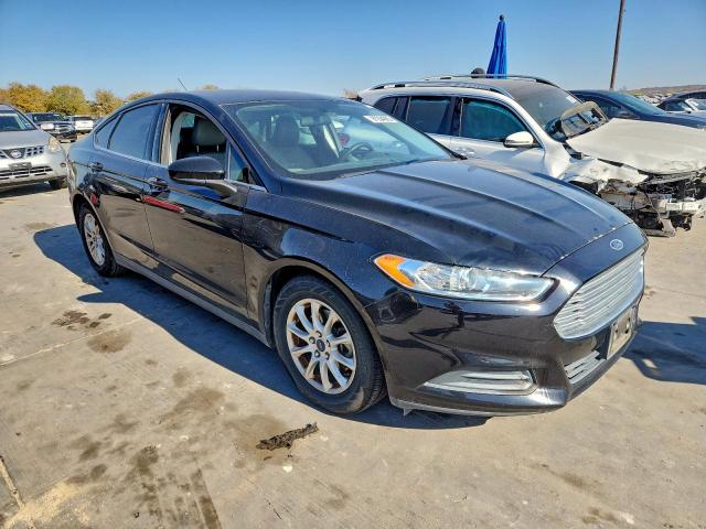 Ford Fusion S Image 10