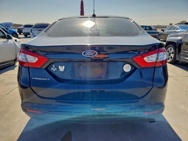 Ford Fusion S Image 12