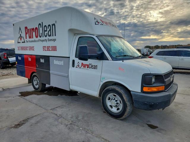 Chevrolet Express Image 3