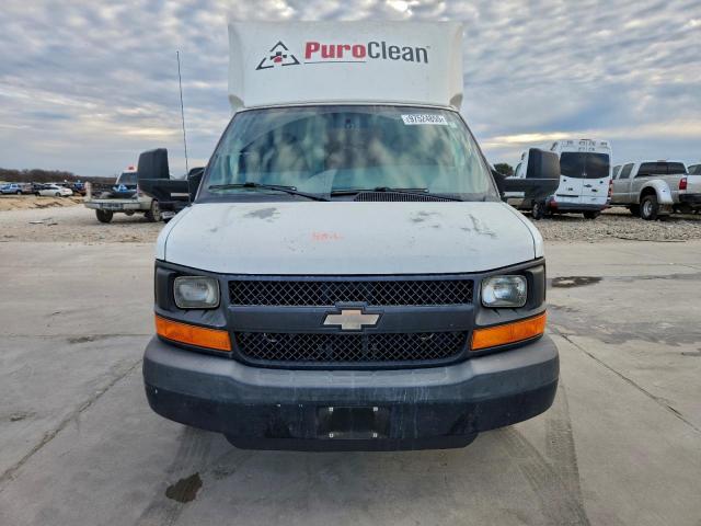 Chevrolet Express Image 10