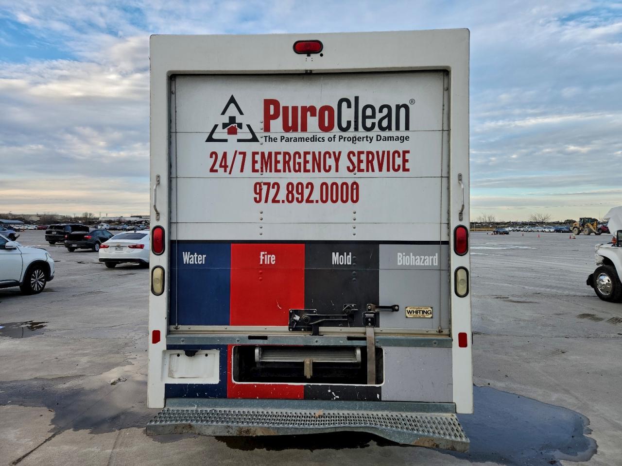 Chevrolet Express Image 7