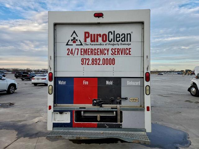 Chevrolet Express Image 7